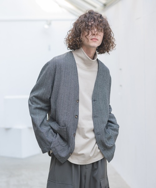 CASPER JOHN(キャスパージョン)の「Herringbone cardigan/ヘリンボーンカーディガン(カーディガン/ボレロ・メンズ・ベージュ/グレー・SMALL/MEDIUM/LARGE)」の2枚目の写真