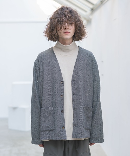 CASPER JOHN(キャスパージョン)の「Herringbone cardigan/ヘリンボーンカーディガン(カーディガン/ボレロ・メンズ・ベージュ/グレー・SMALL/MEDIUM/LARGE)」の19枚目の写真
