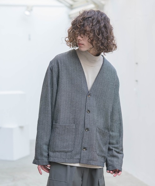 CASPER JOHN(キャスパージョン)の「Herringbone cardigan/ヘリンボーンカーディガン(カーディガン/ボレロ・メンズ・ベージュ/グレー・SMALL/MEDIUM/LARGE)」の11枚目の写真