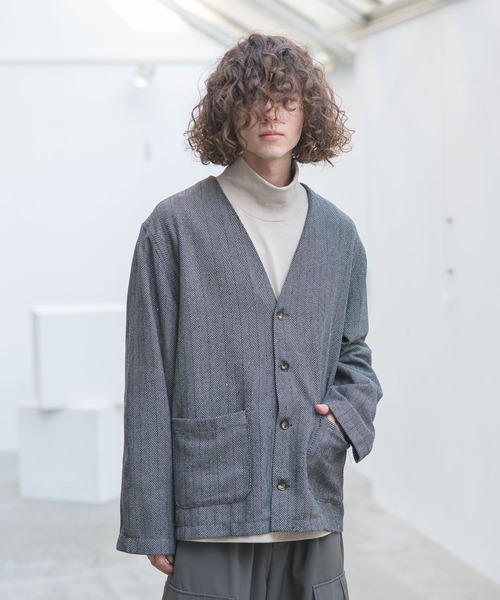 CASPER JOHN(キャスパージョン)の「Herringbone cardigan/ヘリンボーンカーディガン(カーディガン/ボレロ・メンズ・ベージュ/グレー・SMALL/MEDIUM/LARGE)」の3枚目の写真