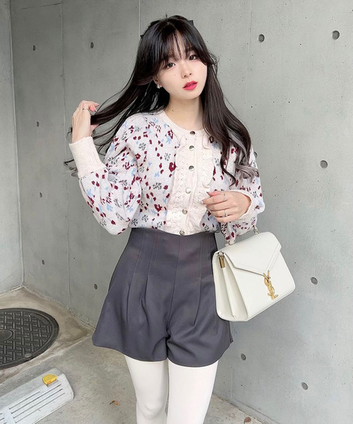 titty＆Co. PETIT by poyo（ティティーアンドコープティバイポヨ）の「【ファッションインフルエンサーPOYO×titty&Co.PETIT 】ペールフラワーニットカーデトップス（ニット/セーター・レディース・マルチ・FREE）」の2枚目の写真