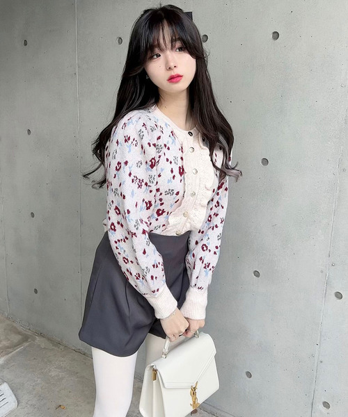 titty＆Co. PETIT by poyo（ティティーアンドコープティバイポヨ）の「【ファッションインフルエンサーPOYO×titty&Co.PETIT 】ペールフラワーニットカーデトップス（ニット/セーター・レディース・マルチ・FREE）」の3枚目の写真