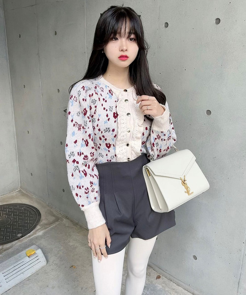 titty＆Co. PETIT by poyo（ティティーアンドコープティバイポヨ）の「【ファッションインフルエンサーPOYO×titty&Co.PETIT 】ペールフラワーニットカーデトップス（ニット/セーター・レディース・マルチ・FREE）」の4枚目の写真