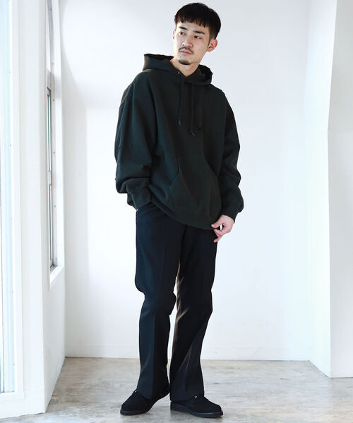 BEAMS（ビームス）の「BEAMS / ルーズフィット ダメージ フーディー（パーカー・メンズ・アッシュグレー/ブラック系その他/レッド・XL/S/M/L）」の6枚目の写真