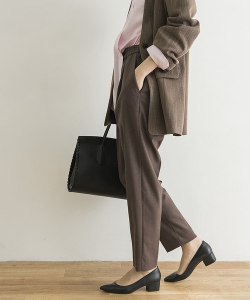 URBAN RESEARCH（アーバンリサーチ）の「ツイルストレッチドロストテーパードパンツ（その他パンツ・レディース・ベージュ/ブラウン/オレンジ・38/36/34）」の19枚目の写真