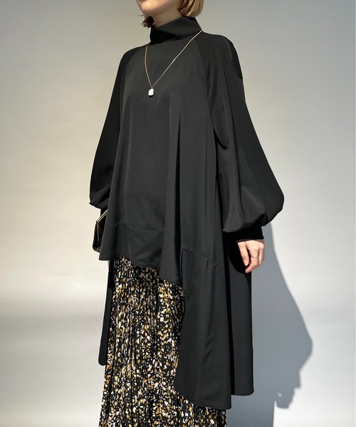 LUGIVA（ルギヴァ）の「袖リブスタンドカラーロングブラウス（シャツ/ブラウス・レディース・ブラック/オフホワイト・M）」の2枚目の写真