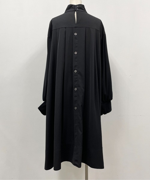 LUGIVA（ルギヴァ）の「袖リブスタンドカラーロングブラウス（シャツ/ブラウス・レディース・ブラック/オフホワイト・M）」の19枚目の写真