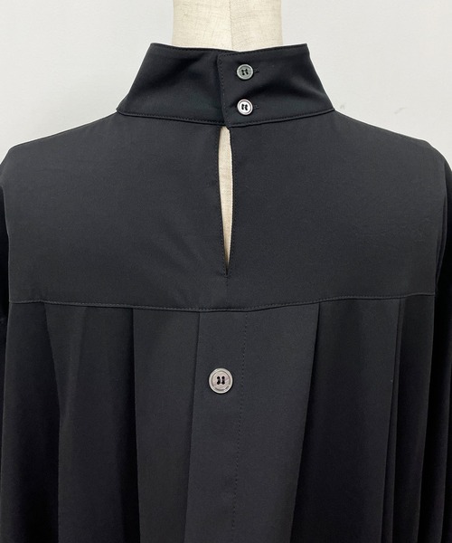 LUGIVA（ルギヴァ）の「袖リブスタンドカラーロングブラウス（シャツ/ブラウス・レディース・ブラック/オフホワイト・M）」の21枚目の写真