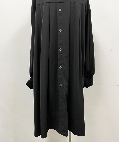 LUGIVA（ルギヴァ）の「袖リブスタンドカラーロングブラウス（シャツ/ブラウス・レディース・ブラック/オフホワイト・M）」の22枚目の写真