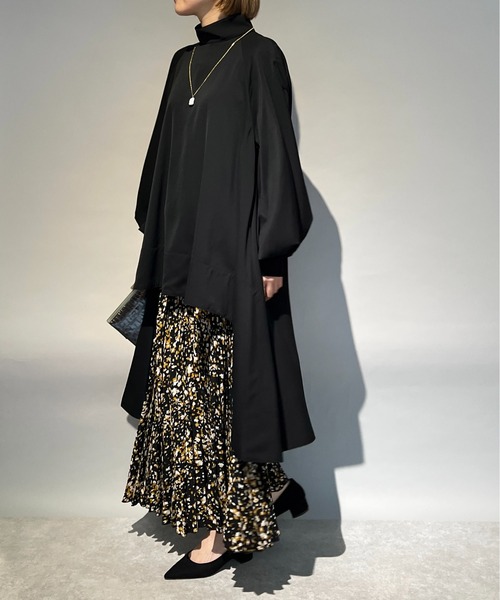 LUGIVA（ルギヴァ）の「袖リブスタンドカラーロングブラウス（シャツ/ブラウス・レディース・ブラック/オフホワイト・M）」の8枚目の写真