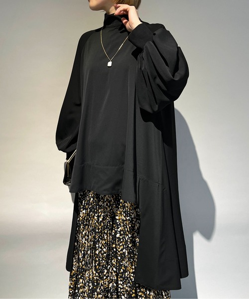 LUGIVA（ルギヴァ）の「袖リブスタンドカラーロングブラウス（シャツ/ブラウス・レディース・ブラック/オフホワイト・M）」の3枚目の写真