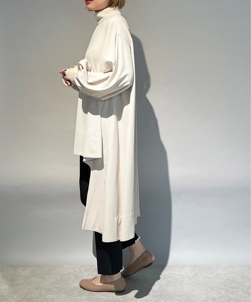 LUGIVA（ルギヴァ）の「袖リブスタンドカラーロングブラウス（シャツ/ブラウス・レディース・ブラック/オフホワイト・M）」の13枚目の写真