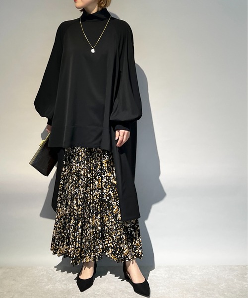 LUGIVA（ルギヴァ）の「袖リブスタンドカラーロングブラウス（シャツ/ブラウス・レディース・ブラック/オフホワイト・M）」の5枚目の写真