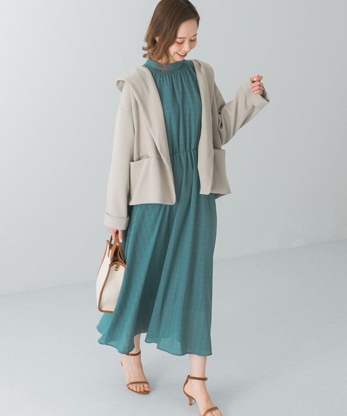 URBAN RESEARCH ROSSO（アーバンリサーチロッソ）の「フードショートガウンコート（その他アウター・レディース・ベージュ/チャコールグレー・FREE）」の19枚目の写真