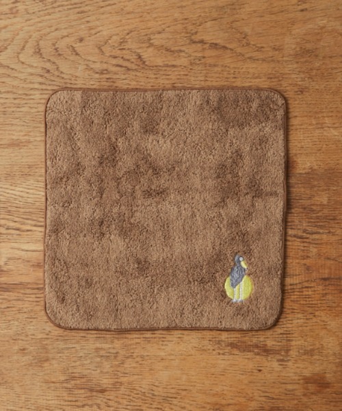 Actually（アクチュアリー）の「ハシビロコウ タオルハンカチ（ハンカチ/ハンドタオル・レディース・ブラウン・フリー）」の3枚目の写真