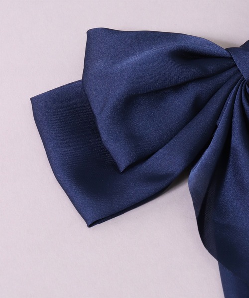 BAYBLO(ベイブロ)の「(SB)サテン ビッグリボン バレッタ(バレッタ/ヘアクリップ・レディース・グリーン/ライトオリーブ/ライトグレー/ブラック/ネイビー/ブラック系その他/グリーン系その他/ピンク系その他/ネイビー系/ゴールド/ワイン・ONE SIZE)」の20枚目の写真