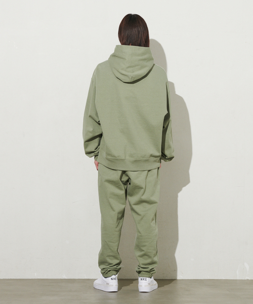 N.O.R.C by the line（ノークバイザライン）の「スウェットフーディ