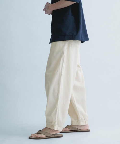 FORK&SPOON(フォークアンドスプーン)の「FORK&SPOON 2タックイージーパンツ(その他パンツ・メンズ・カーキ/ネイビー/アイボリー・4/5)」の20枚目の写真