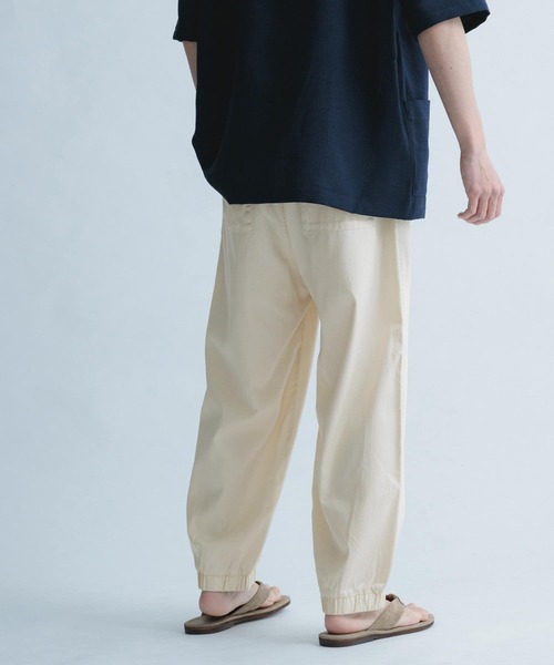FORK&SPOON(フォークアンドスプーン)の「FORK&SPOON 2タックイージーパンツ(その他パンツ・メンズ・カーキ/ネイビー/アイボリー・4/5)」の6枚目の写真