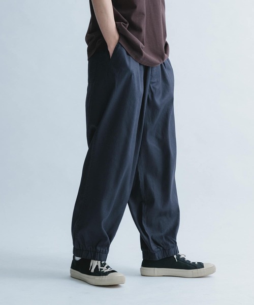 FORK&SPOON(フォークアンドスプーン)の「FORK&SPOON 2タックイージーパンツ(その他パンツ・メンズ・カーキ/ネイビー/アイボリー・4/5)」の16枚目の写真