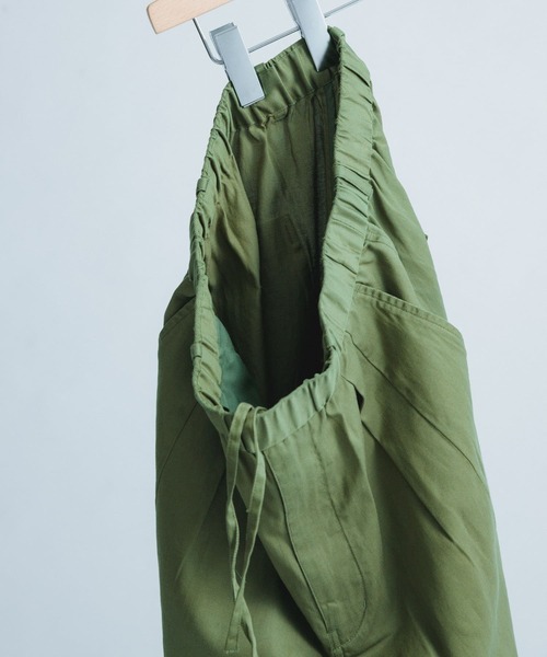 FORK&SPOON(フォークアンドスプーン)の「FORK&SPOON 2タックイージーパンツ(その他パンツ・メンズ・カーキ/ネイビー/アイボリー・4/5)」の18枚目の写真