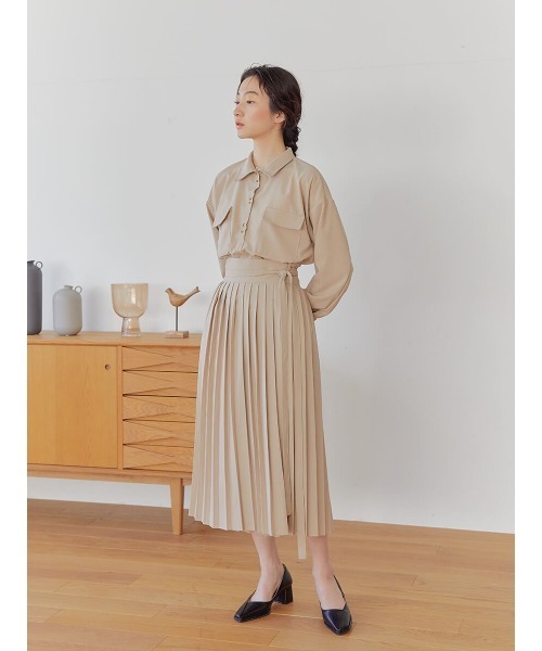 Ayla(アイラ)の「lap pleats skirt(スカート・レディース・ベージュ/コバルトブルー/チャコールグレー・FREE)」の4枚目の写真