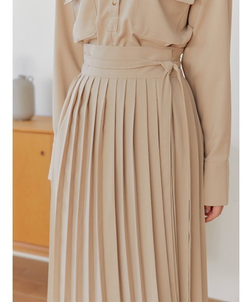 Ayla(アイラ)の「lap pleats skirt(スカート・レディース・ベージュ/コバルトブルー/チャコールグレー・FREE)」の8枚目の写真