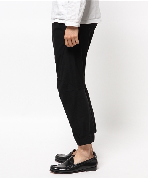 And A（アンドエー）の「3Dカットクロップドパンツ（その他パンツ・メンズ・ブラック・40/42）」の2枚目の写真