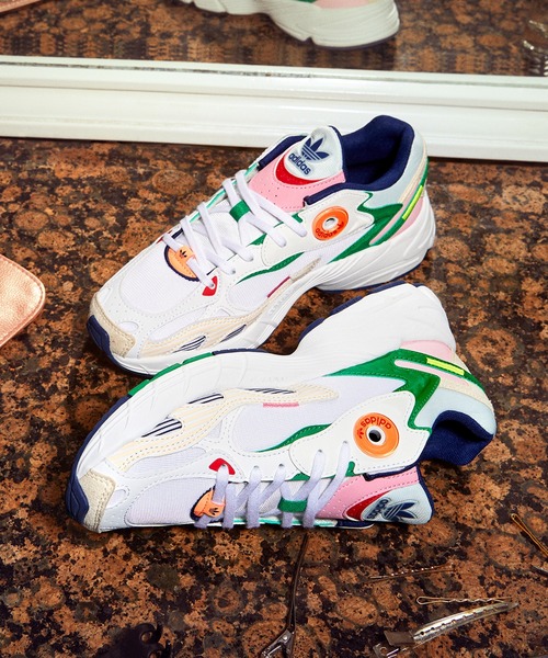 adidas（アディダス）の「アスター / Astir / 厚底スニーカー