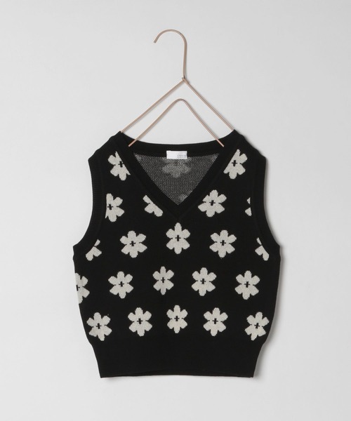 LOWRYS FARM（ローリーズファーム）の「フラワーJQニットベスト