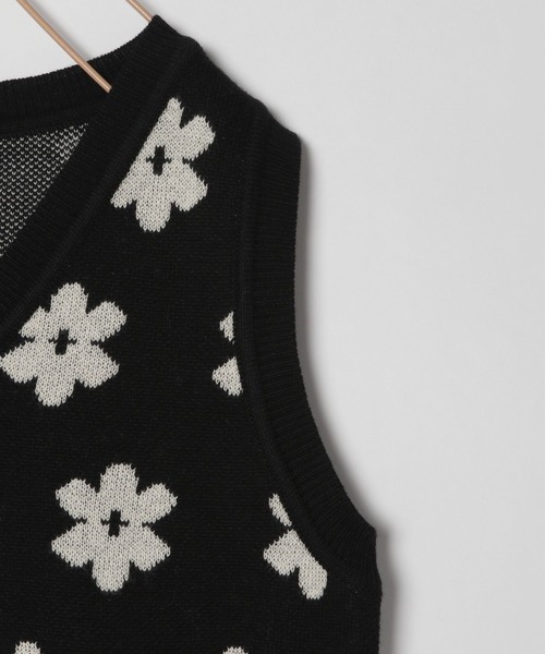 LOWRYS FARM（ローリーズファーム）の「フラワーＪＱニットベスト　356911（ベスト・キッズ・ブラック/ネイビー/ブラウン・110cm/120cm/130cm/140cm/150cm）」の5枚目の写真