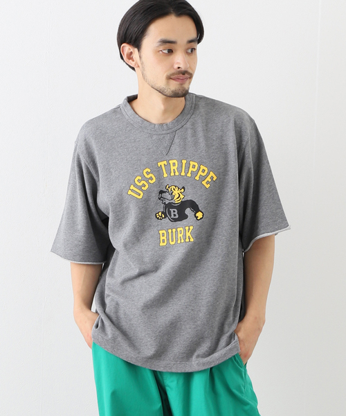 417 EDIFICE(フォーワンセブンエディフィス)の「【BURK / バーク】 マスコットカレッジスウェット(Tシャツ/カットソー・メンズ・グレー/アイボリー・MEDIUM/LARGE)」の1枚目の写真