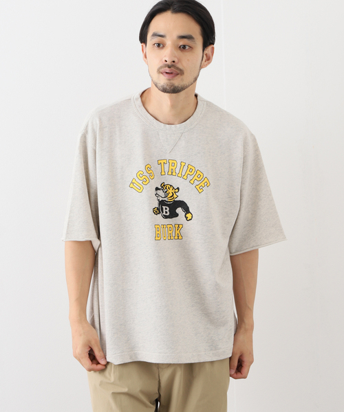 417 EDIFICE(フォーワンセブンエディフィス)の「【BURK / バーク】 マスコットカレッジスウェット(Tシャツ/カットソー・メンズ・グレー/アイボリー・MEDIUM/LARGE)」の2枚目の写真