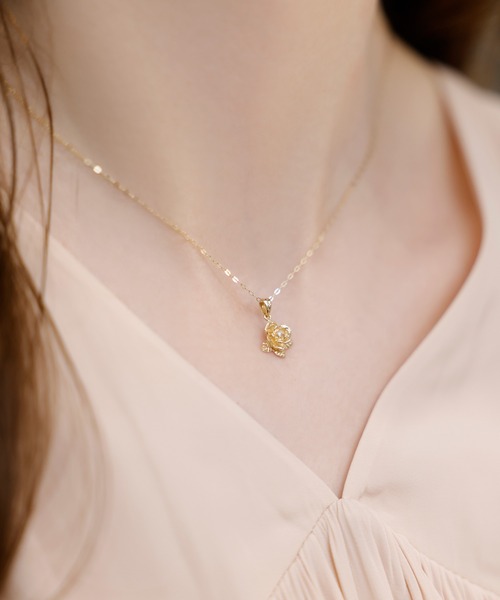 EIMY ISTOIRE（エイミーイストワール）の「eimy jewelryローズダイヤチャーム（ネックレス・レディース・ゴールド・FREE）」の2枚目の写真