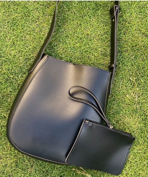 yuue' ( wear )（ユーイ）の「ポーチ付きレザートートバッグ（トートバッグ・レディース・ブラック/ブラウン・FREE）」の3枚目の写真