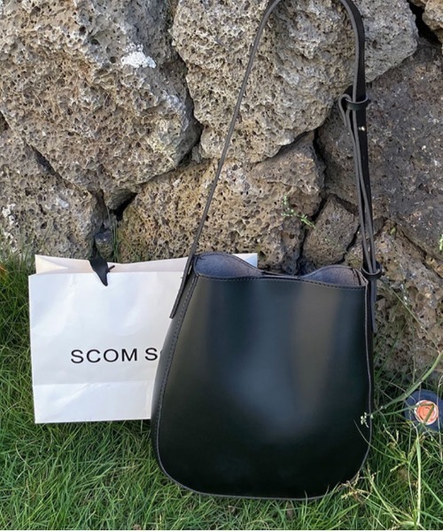 yuue' ( wear )（ユーイ）の「ポーチ付きレザートートバッグ（トートバッグ・レディース・ブラック/ブラウン・FREE）」の5枚目の写真