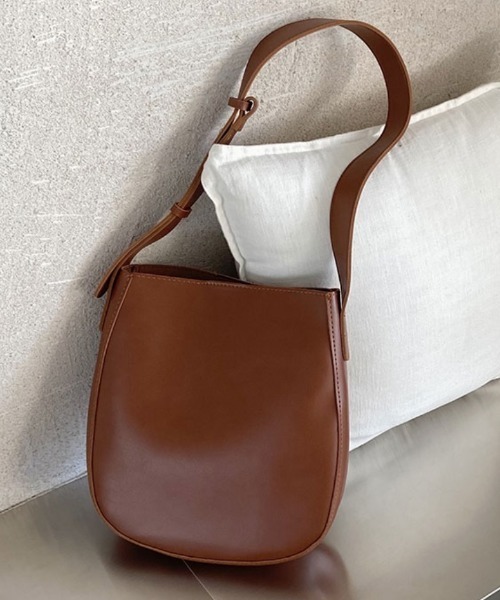 yuue' ( wear )（ユーイ）の「ポーチ付きレザートートバッグ（トートバッグ・レディース・ブラック/ブラウン・FREE）」の7枚目の写真