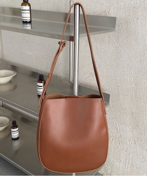 yuue' ( wear )（ユーイ）の「ポーチ付きレザートートバッグ（トートバッグ・レディース・ブラック/ブラウン・FREE）」の8枚目の写真