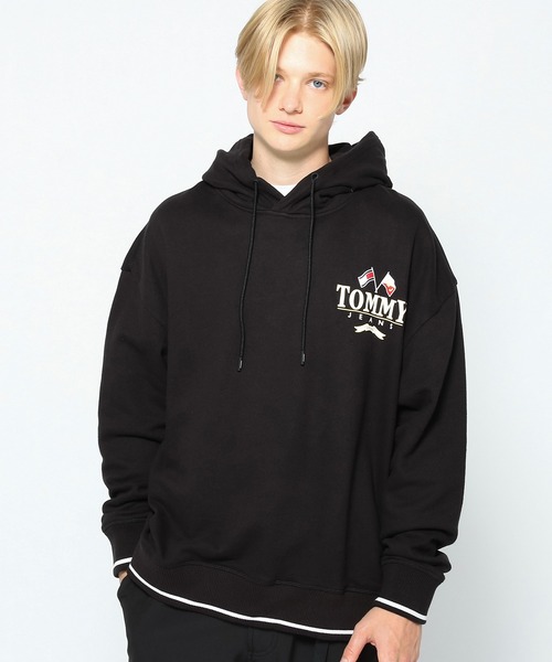 tommy jeans（トミー ジーンズ）の「バックロゴスケーターフーディ