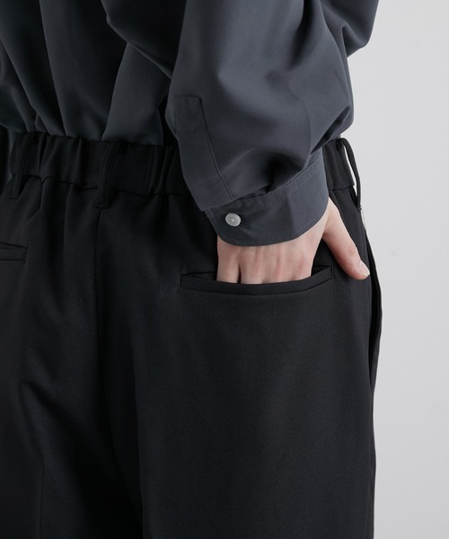 JUNRED(ジュンレッド)の「ウォームツイルタックストレートパンツ(スラックス・メンズ・ブラック/グリーン/ベージュ系その他・S/M/L)」の9枚目の写真