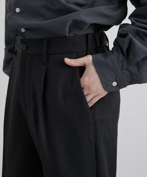 JUNRED(ジュンレッド)の「ウォームツイルタックストレートパンツ(スラックス・メンズ・ブラック/グリーン/ベージュ系その他・S/M/L)」の14枚目の写真