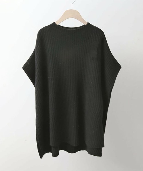 Ulysses（ユリシス）の「サイドスリットポンチョニットベスト（ベスト・レディース・ブラック/ベージュ/グレー/キャメル・F）」の19枚目の写真