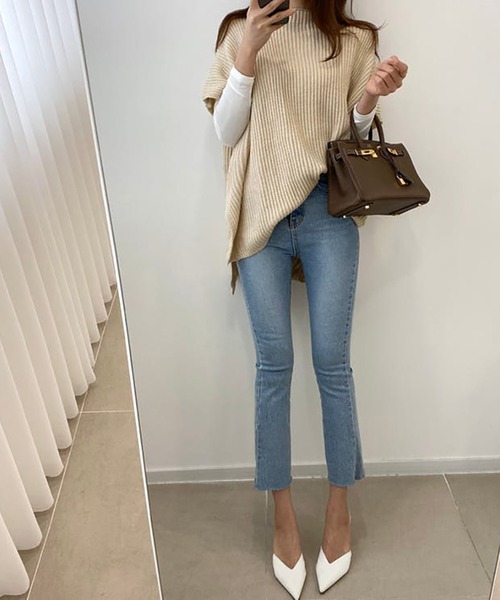 Ulysses（ユリシス）の「サイドスリットポンチョニットベスト（ベスト・レディース・ブラック/ベージュ/グレー/キャメル・F）」の7枚目の写真