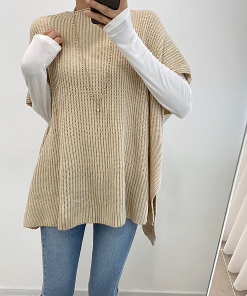 Ulysses（ユリシス）の「サイドスリットポンチョニットベスト（ベスト・レディース・ブラック/ベージュ/グレー/キャメル・F）」の8枚目の写真