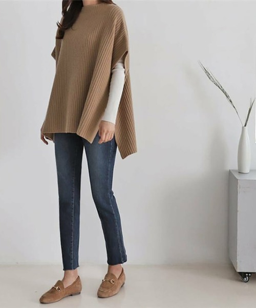 Ulysses（ユリシス）の「サイドスリットポンチョニットベスト（ベスト・レディース・ブラック/ベージュ/グレー/キャメル・F）」の14枚目の写真