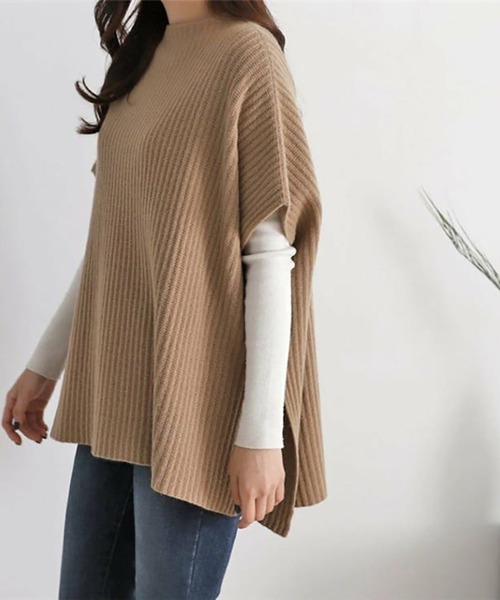 Ulysses（ユリシス）の「サイドスリットポンチョニットベスト（ベスト・レディース・ブラック/ベージュ/グレー/キャメル・F）」の16枚目の写真