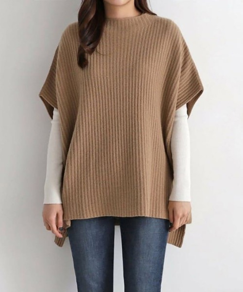 Ulysses（ユリシス）の「サイドスリットポンチョニットベスト（ベスト・レディース・ブラック/ベージュ/グレー/キャメル・F）」の17枚目の写真