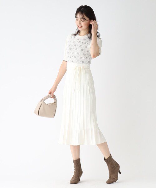 index(インデックス)の「◆【アンサンブル対応】ロゴモノグラムプリーツワンピース【WEB限定アイテム】(ワンピース・レディース・アイボリー系/ブラック系/ワイン系1・40/38/42/36)」の11枚目の写真