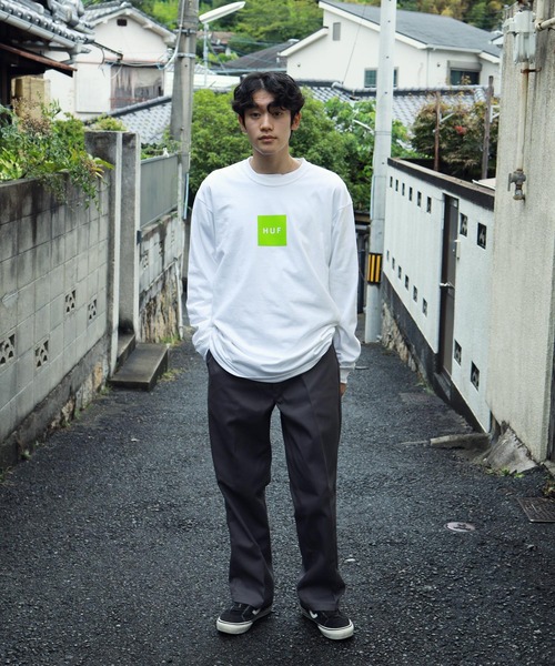 HUF(ハフ)の「HUF / ハフ ESSENTIALS BOX LOGO L/S TEE ボックスロゴ ロンT(Tシャツ/カットソー・メンズ・ホワイト/ブラック/グレー・SMALL/MEDIUM/LARGE/X-LARGE/XX-LARGE)」の4枚目の写真