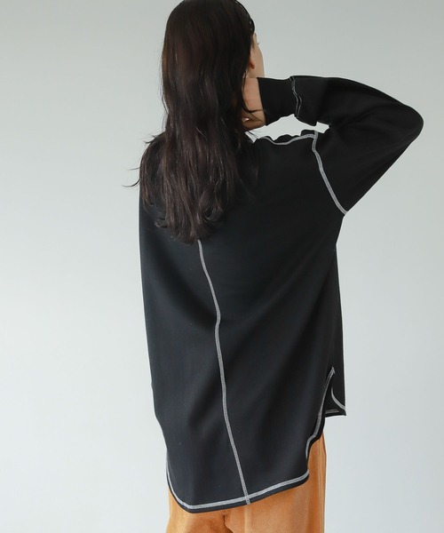 LAKOLE(ラコレ)の「配色ステッチロングスリーブプルオーバー / 166807(Tシャツ/カットソー・レディース・ブラック/ベージュ/オフホワイト・SMALL/MEDIUM)」の3枚目の写真